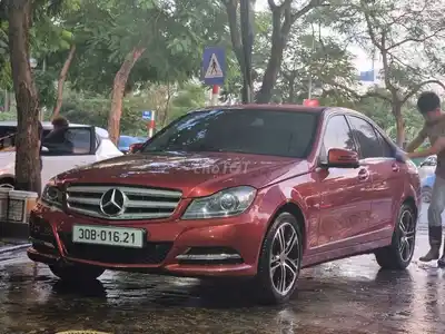 Mercedes-Benz C200 2013 Красный
