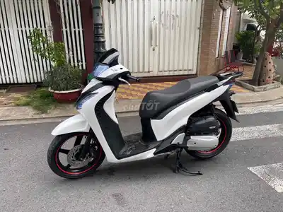 Хонда SH 150 Спортивная 2015 Белая Черная