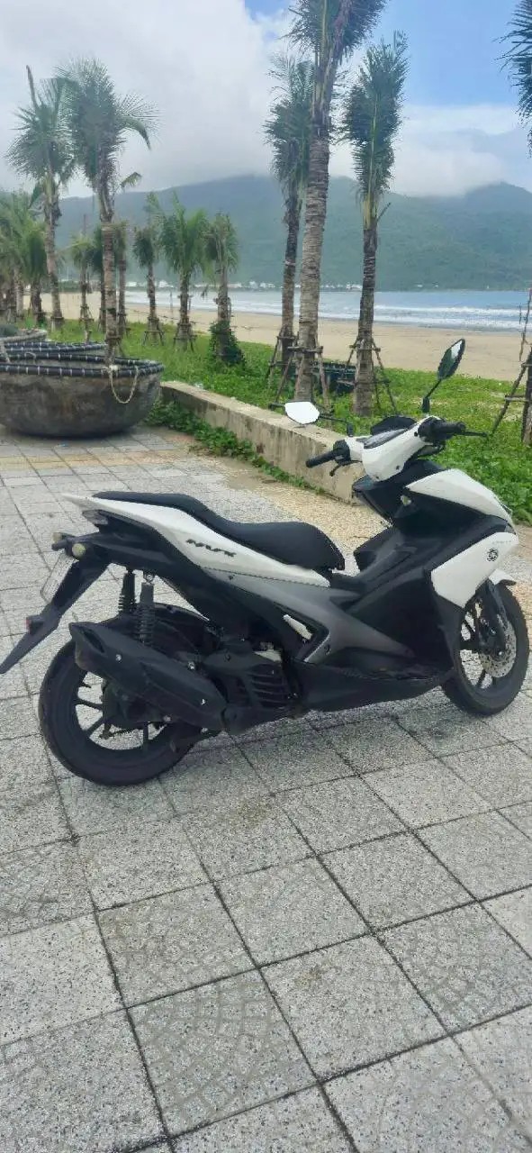 Скутер Yamaha NVX 2017