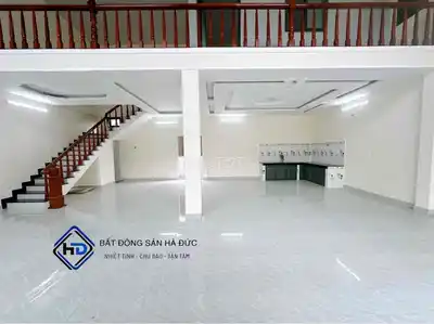 Дом с полуэтажом 10x15, свежий и красивый, сквозной переулок для авто, граница с 12 районом