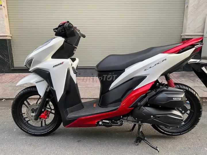 Honda Click 150i 2022 Белый, Красный, Черный 8653 км