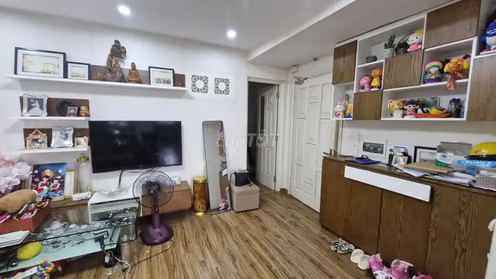 Квартира 80 Hoang Dao Thanh, 70 м², 2 спальни, хороший этаж, вид на озеро