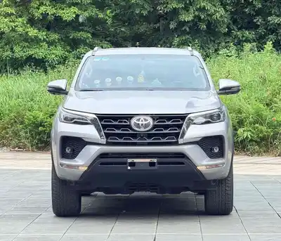 Toyota Fortuner 2024 Серебристый 3000 км