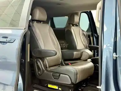 🚘 Роскошный синий Kia Carnival 2024 2.2D — суперсерфинг