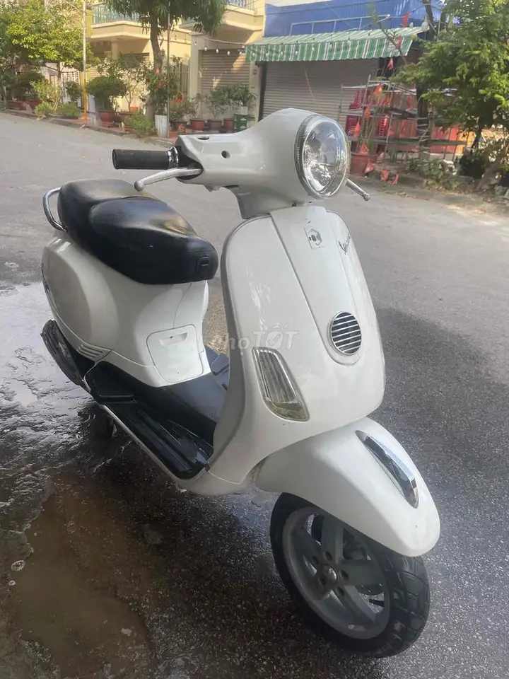 Piaggio Vespa 2011 Белый