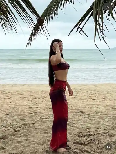 Продам. Одевала 1 раз на фотосессию, в идеальном состоянии, выигрышно
