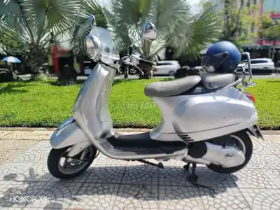 Piaggio Vespa LX 125cc Серебристый