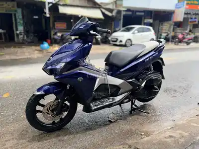 Синий скутер Honda Air Blade 2017