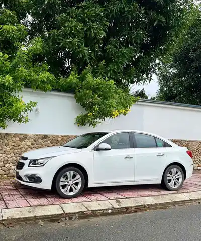 CHEVROLET CRUZE 5 МЕСТ АВТОМАТ БЕЛЫЙ