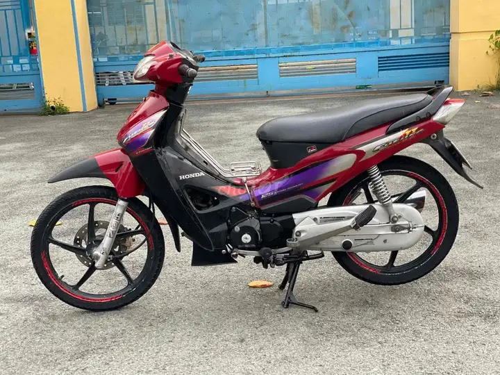 Honda Future II 2005 красный