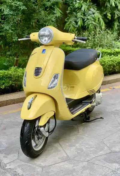 Piaggio Vespa LX 3vie 2013 желтый