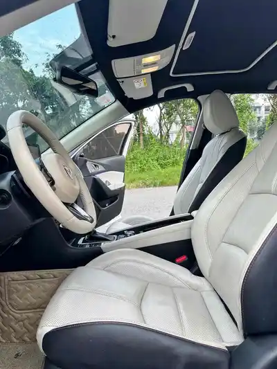 Mazda 3 2020 Белая, пробег 30.000 км