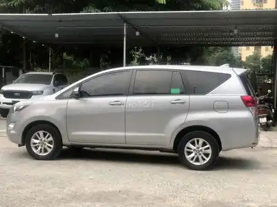 Toyota Innova 2020 2.0 E Механика Серебристый