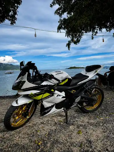 Yamaha R15v2 2015