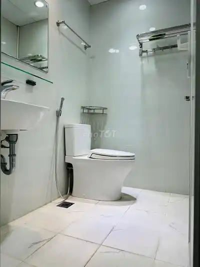 Сдается квартира 86 м², высокий этаж, угловая, вид chill, Trần Thủ Độ