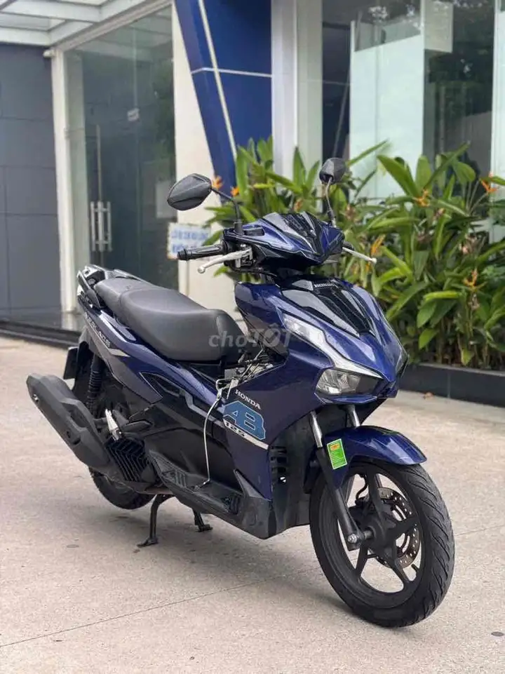 Honda Air Blade 125 2023 синий 25.000 км