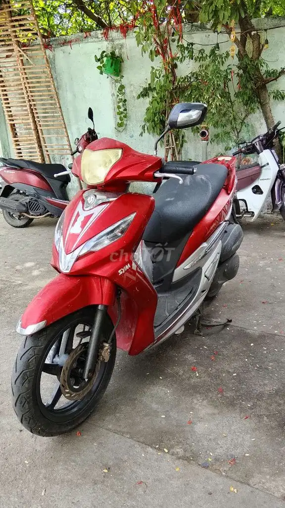 SYM Shark Fi 125cc, красный