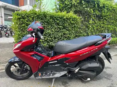 Мотоцикл HONDA AIR BLADE 2022 красно-черный