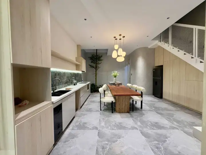 Аренда дома 4 этажа, 4 спальни, 75 м², Ngu Hanh Son
