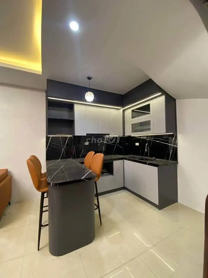 Bán nhà 30m2 3 tầng 6.x tỷ, ngõ ô tô, gần trường Việt Pháp - Bồ Đề