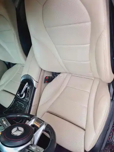 Mercedes-Benz C180 AMG 2020 48000 км чёрный