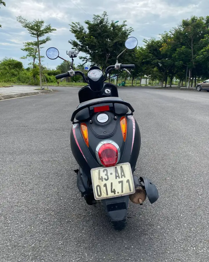 Скутер SYM Elite 50