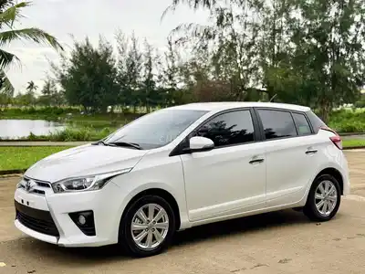 Toyota Yaris 2016 1.3AT комплектация G белый