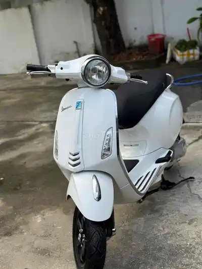Vespa Primavera 2015 белый, красивый мопед