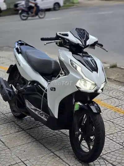 Honda Air Blade 2022 бело-черный спорт