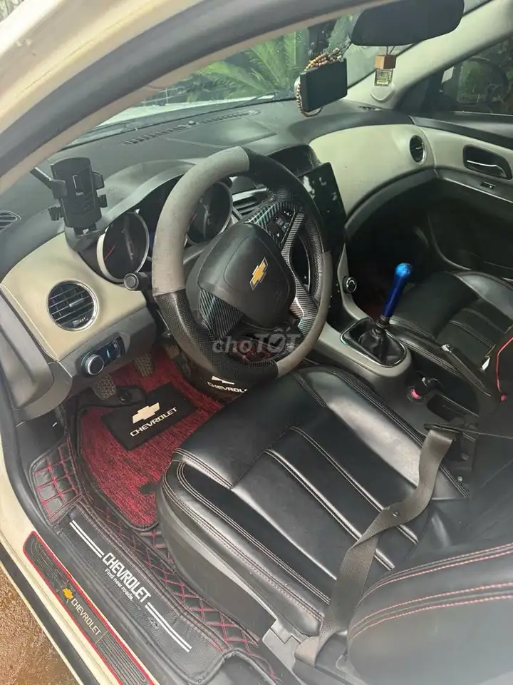 Chevrolet Cruze LS 2014 белый, 5 мест
