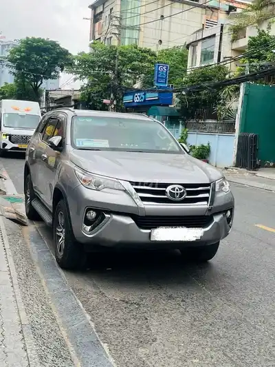 Toyota Fortuner 2020 Серый