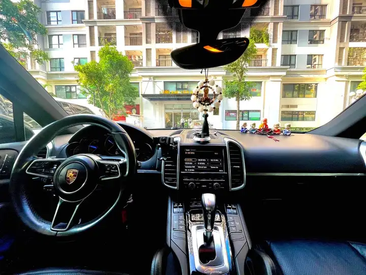 Porsche Cayenne 2015 Черный 20000 км