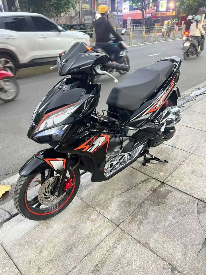 Honda Air Blade 2017 Черный Скутер