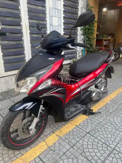 Honda Air Blade 2024 красно-чёрный