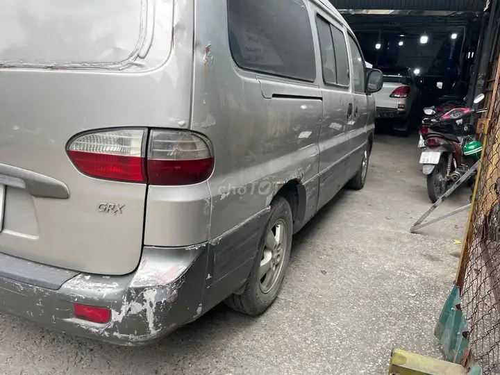 Hyundai Starex 2004, 6 мест, АКПП, коричневый