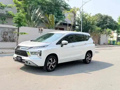 Mitsubishi Xpander Premium 2024 белый 77000 км