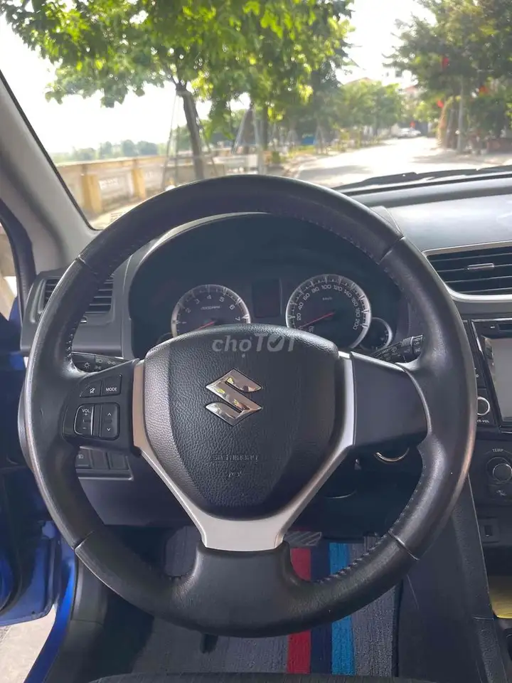 Suzuki Swift 2015 AT в отличном родном состоянии