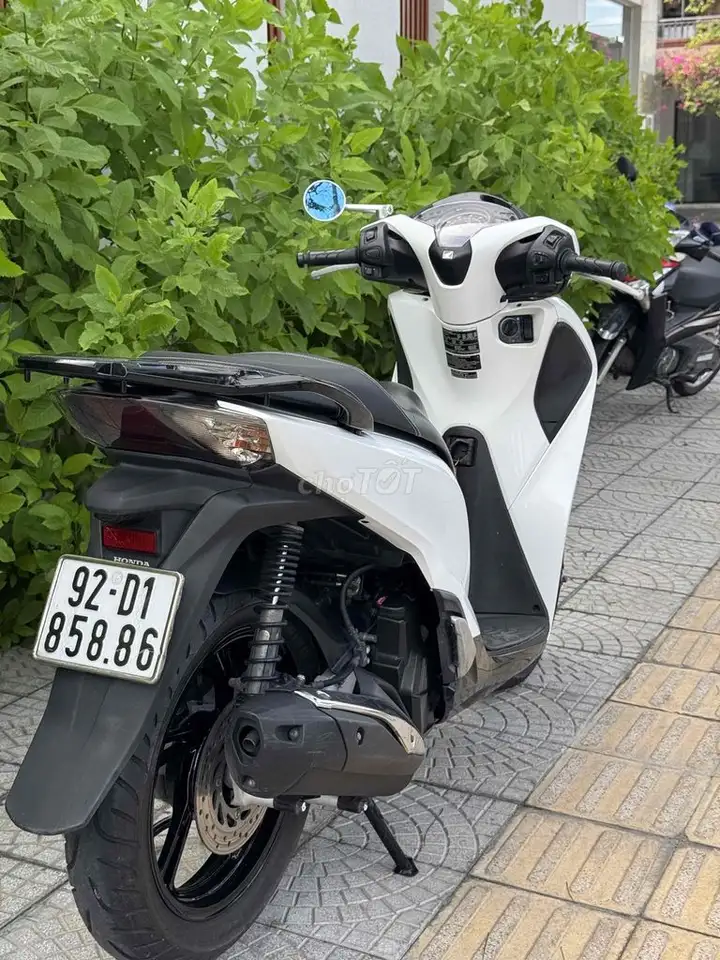 Honda SH 125 2018 белый, продажа или обмен на другой мотоцикл