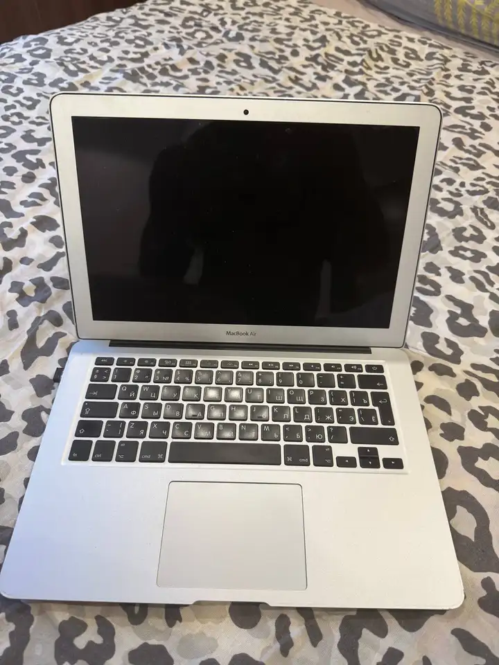 MacBook Air 13" (A1466)