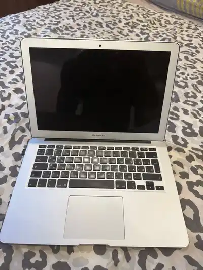 MacBook Air 13" (A1466)