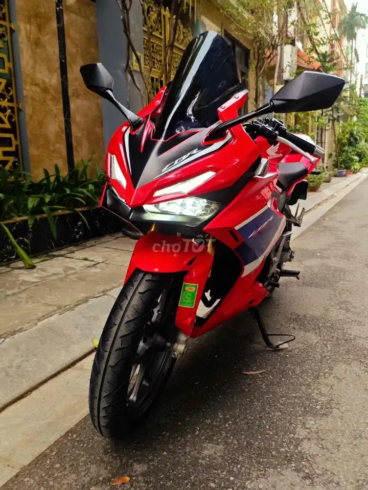Honda CBR 150 ABS FI 2022, пробег 8000 км, как новая
