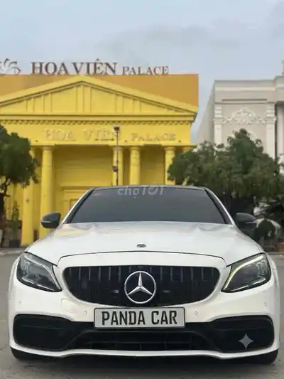 Mercedes C300 AMG 2020 белый