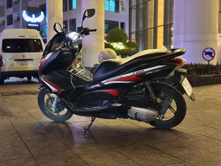 Honda PCX 2011, 125 куб.