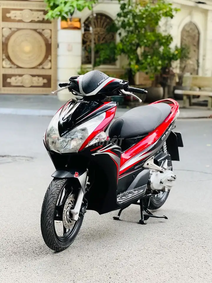 Honda AIR BLADE 110 Fi, номер Ханоя, отличный скутер