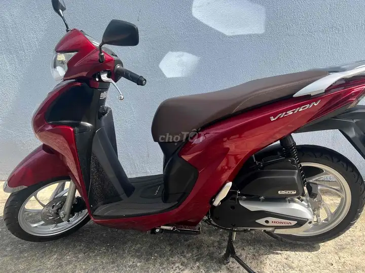 Honda Vision 2024, красный, пробег несколько тысяч км