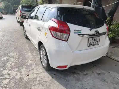 Toyota Yaris 2016 1.3G белый