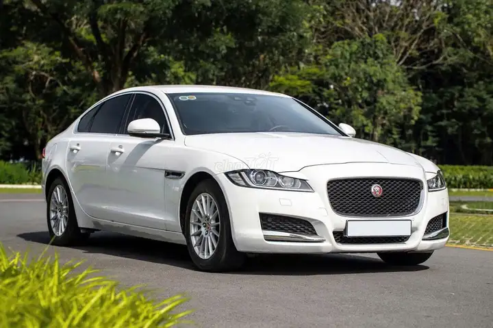 Jaguar XF Pure 2017 - 40 000 миль