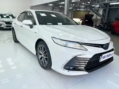 Toyota Camry 2.5 HEV Белая 2022 Гибрид Таиланд