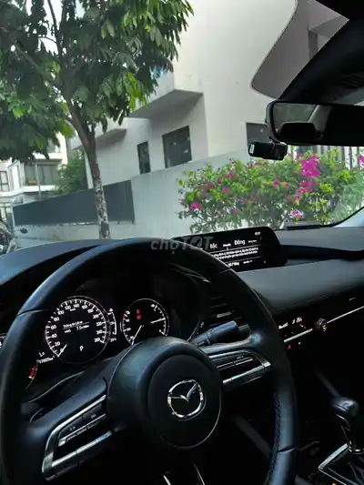 Mazda Mazda3 Luxury 2024 белый 17 000 км