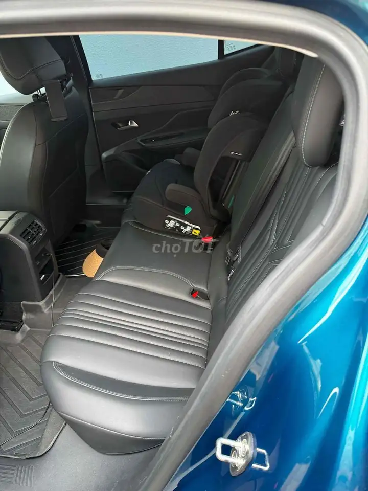 Peugeot 408 синий 17500 км Вьетнам